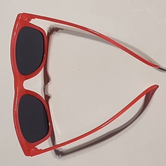 Kids Sunglasses - Picture 4 of 4